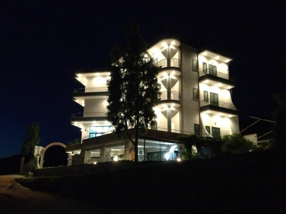 Hotel Artisti Vlora Kültér fotó