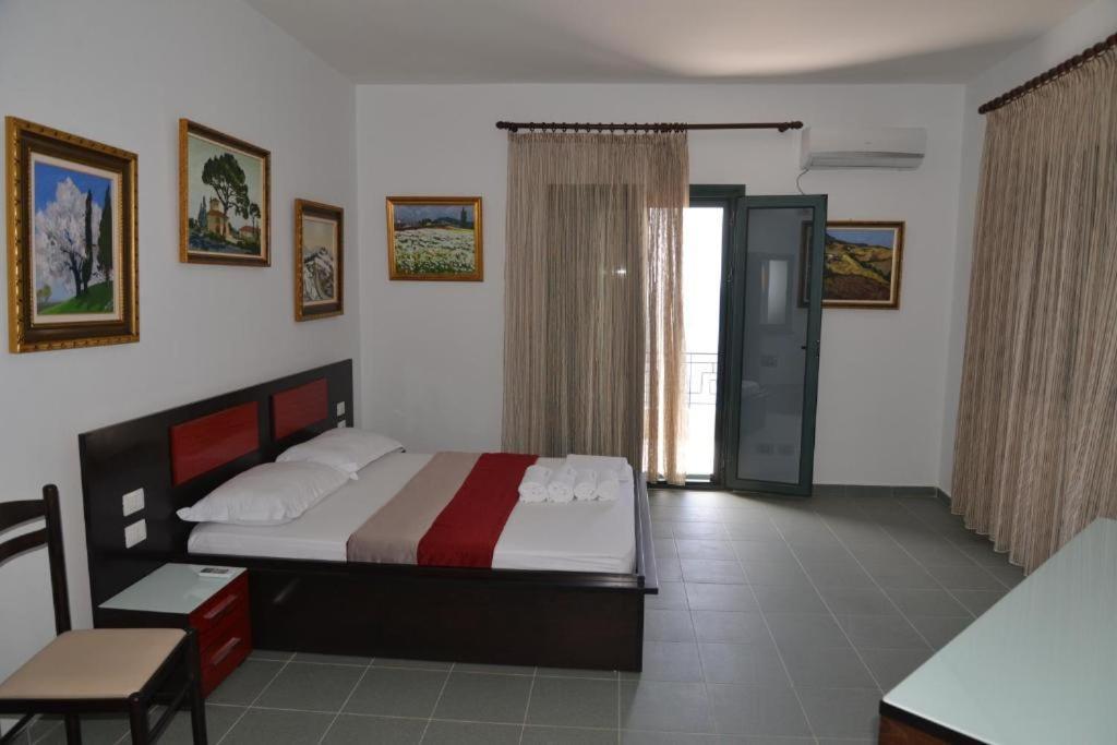 Hotel Artisti Vlora Kültér fotó