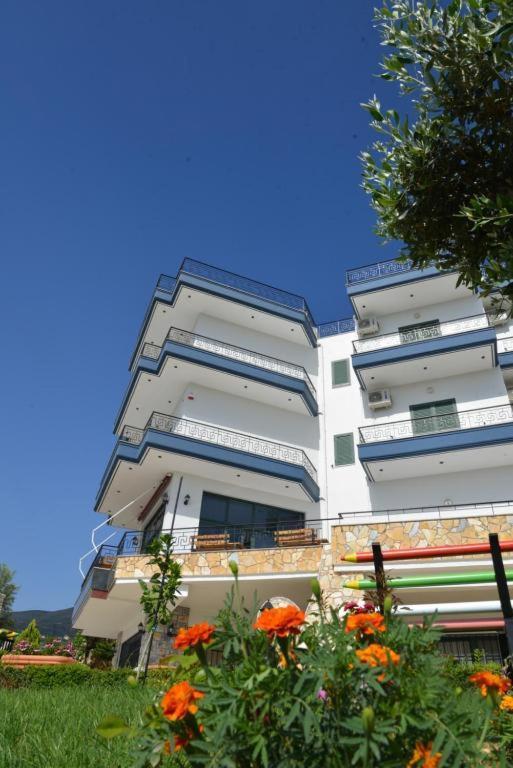 Hotel Artisti Vlora Kültér fotó